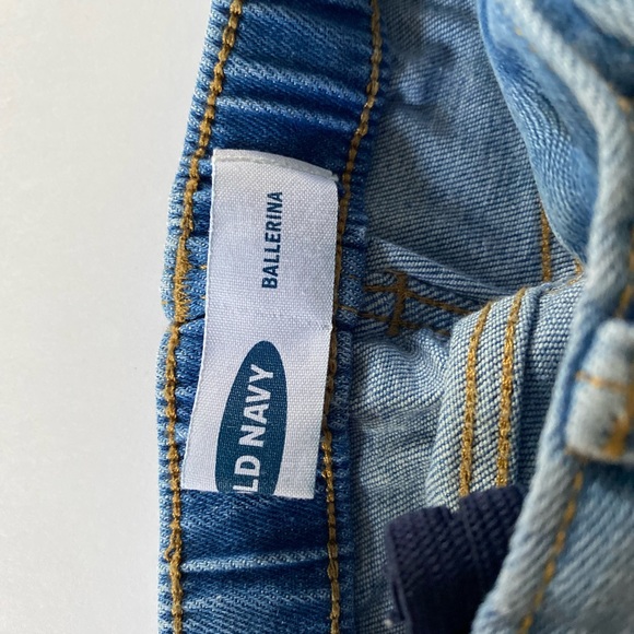 OLD NAVY 2T BALLERINA STYLE JEANS WITH FLOWER EMBROIDERY - Picture 7 of 8